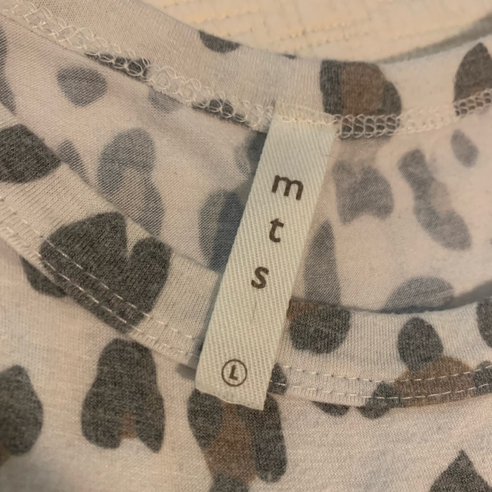 MTS Cream Pleated A-Line Tank Top - Picture 2 of 2